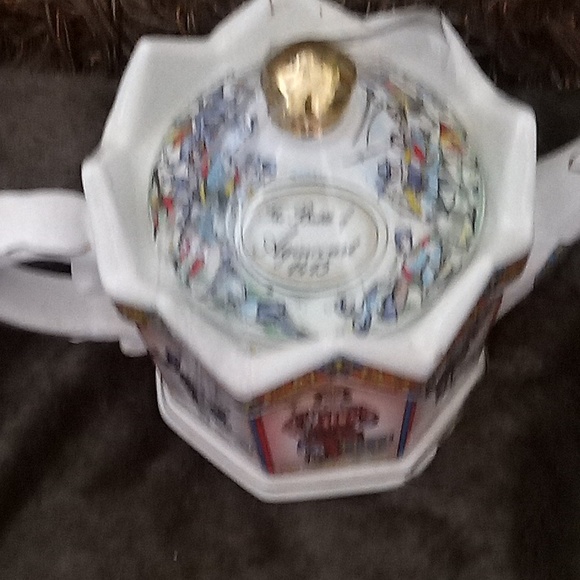 Teapot - Picture 2 of 3